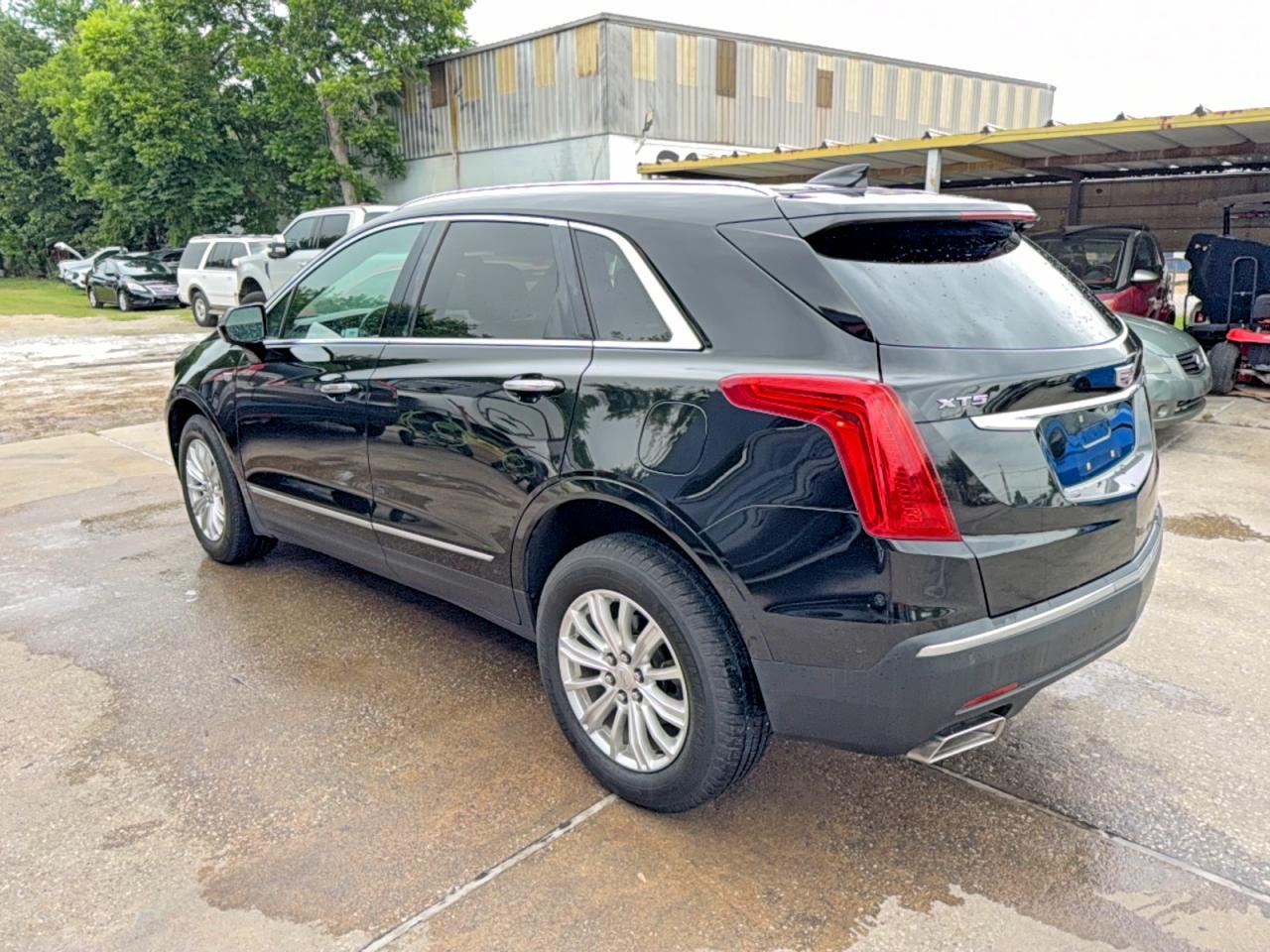 2017 Cadillac Xt5 - Image 3
