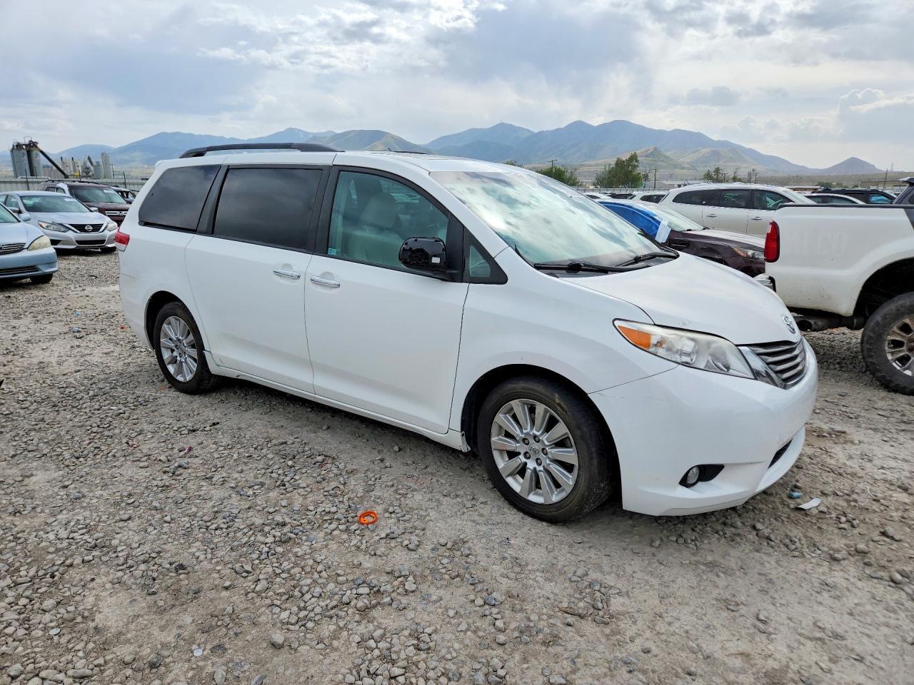 2011 Toyota Sienna Xle 7-Passenger - Фото 4