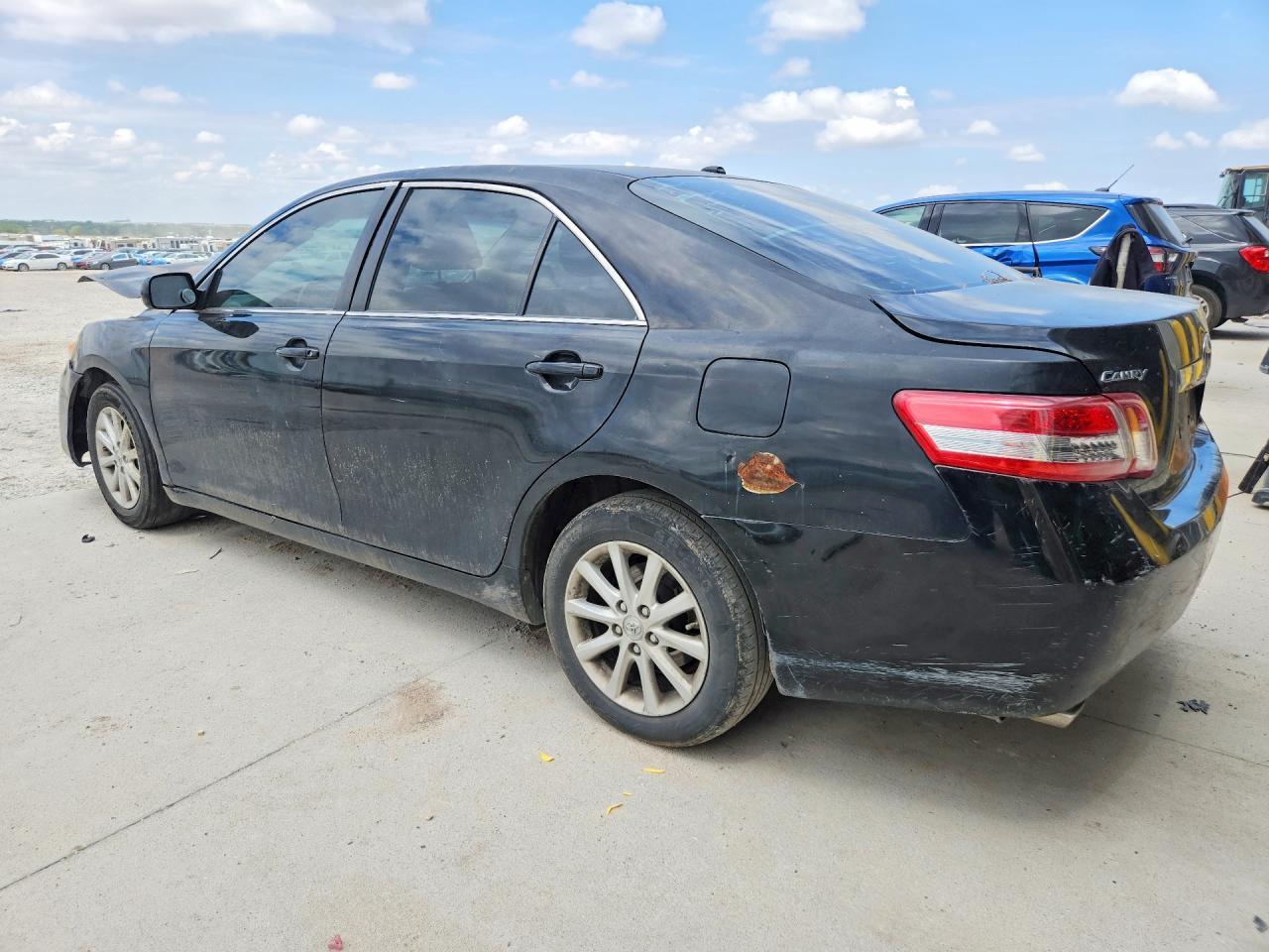 2010 Toyota Camry Xle V6 - Фото 2