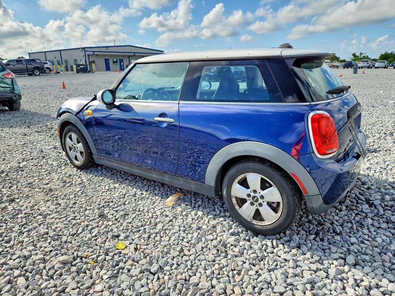 2016 Mini Cooper - Image 2