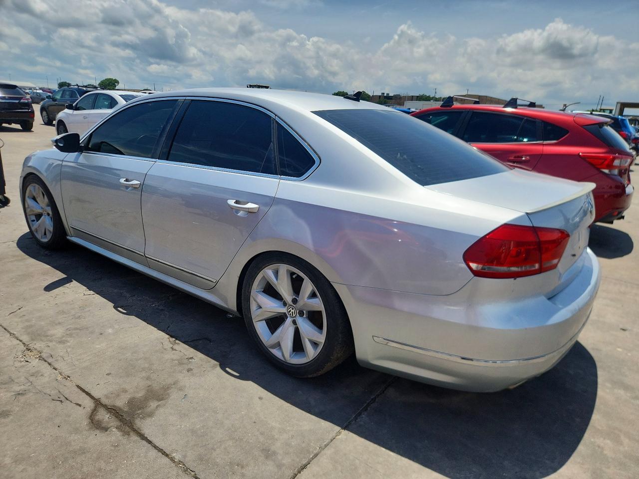 2013 Volkswagen Passat Sel - Image 2