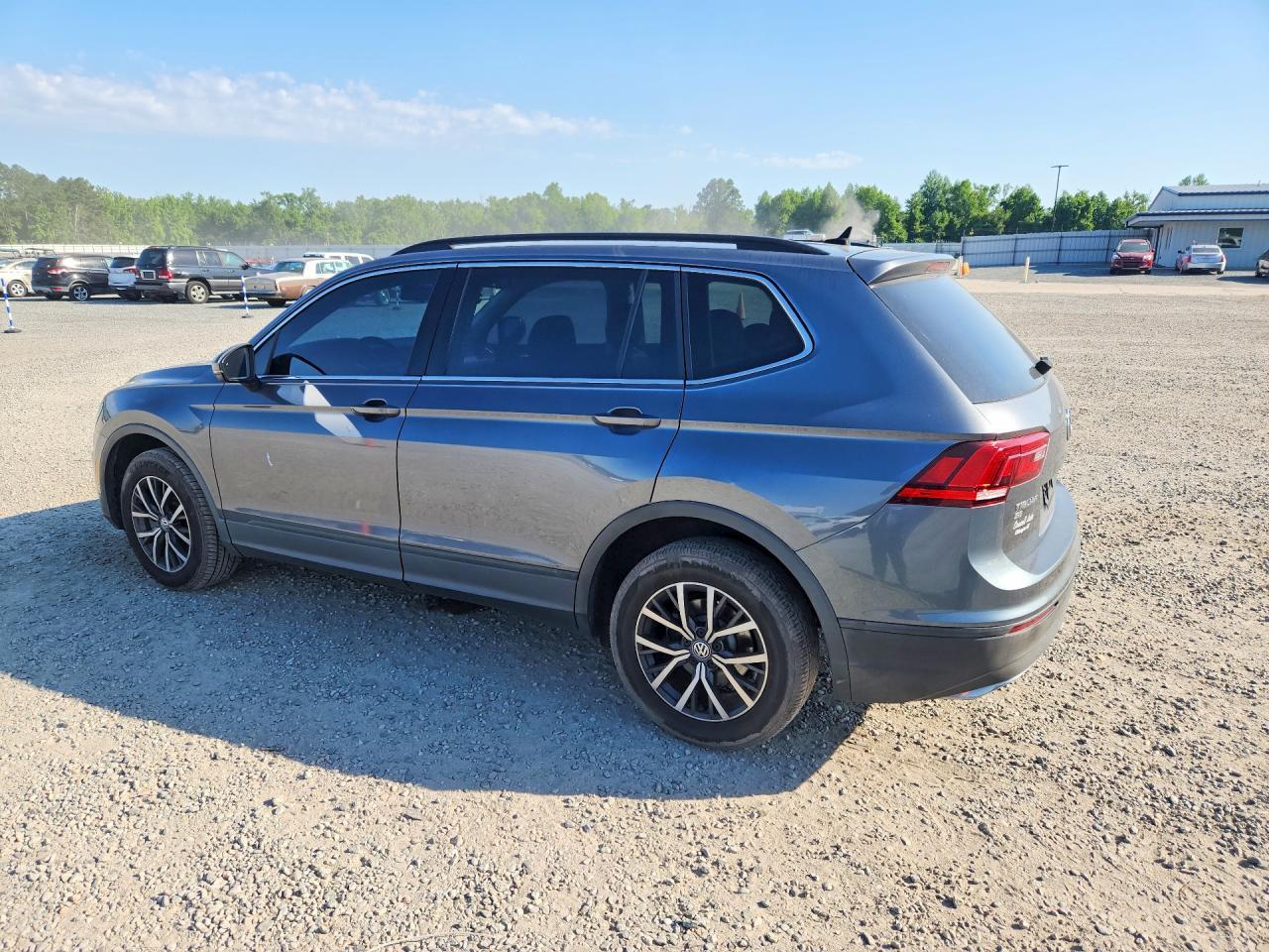 2019 Volkswagen Tiguan Se - Image 2