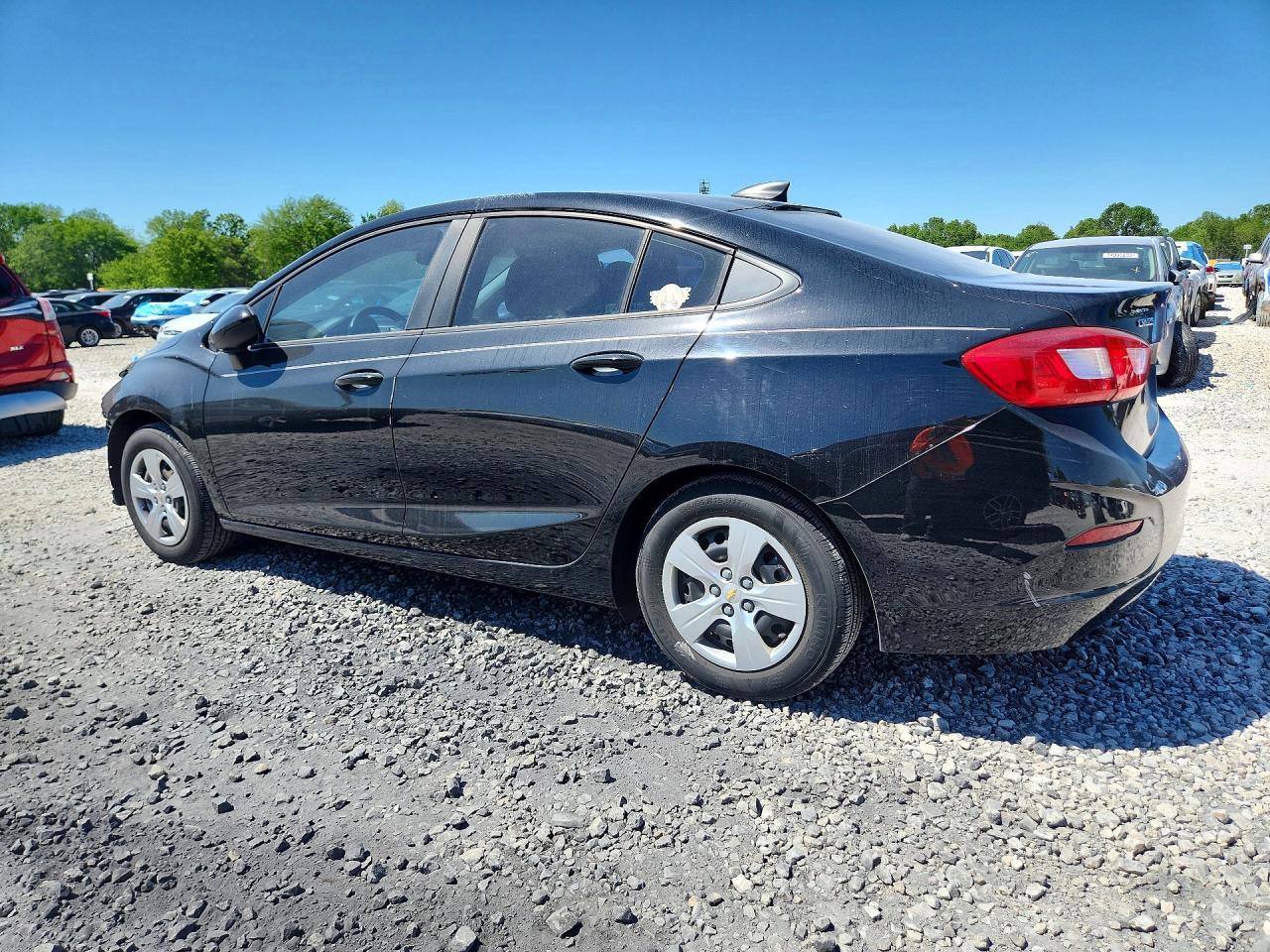 2017 Chevrolet Cruze Ls - Фото 2