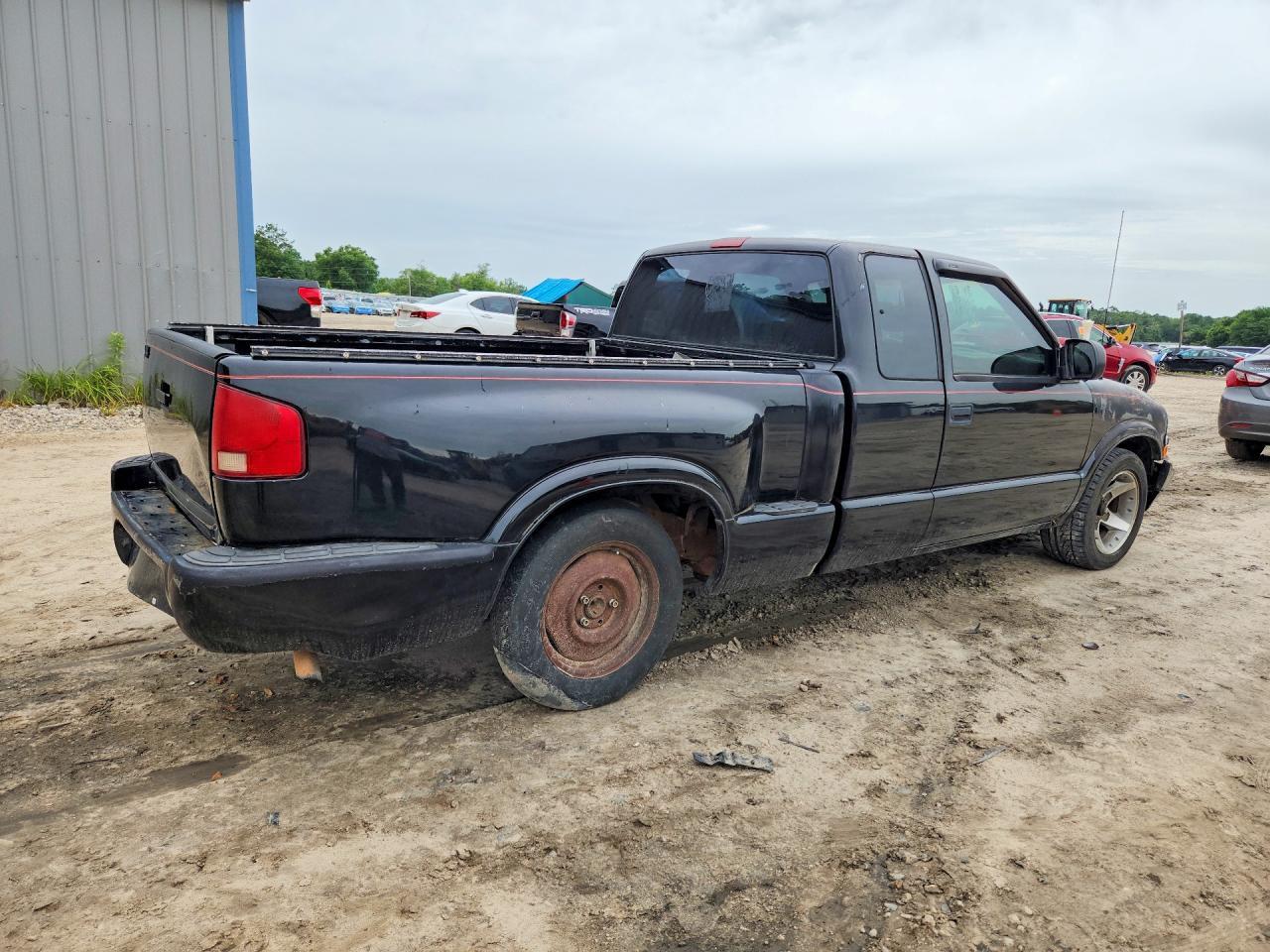 2003 Chevrolet S Truck S10 - Image 3