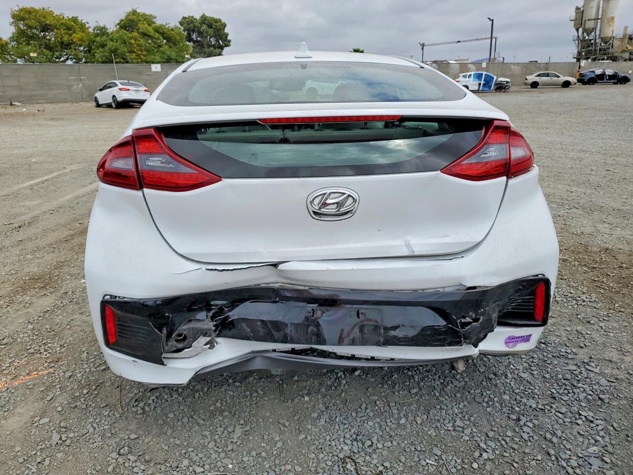 2019 Hyundai Ioniq Limited - Image 6