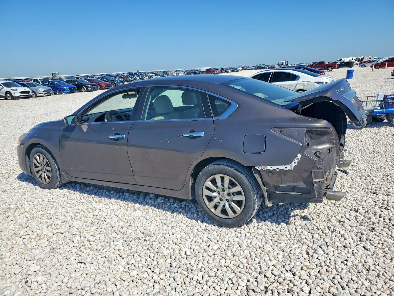 2015 Nissan Altima 2.5 S - Фото 2