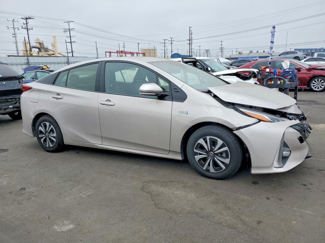 2017 Toyota Prius Prime Advanced - Фото 4