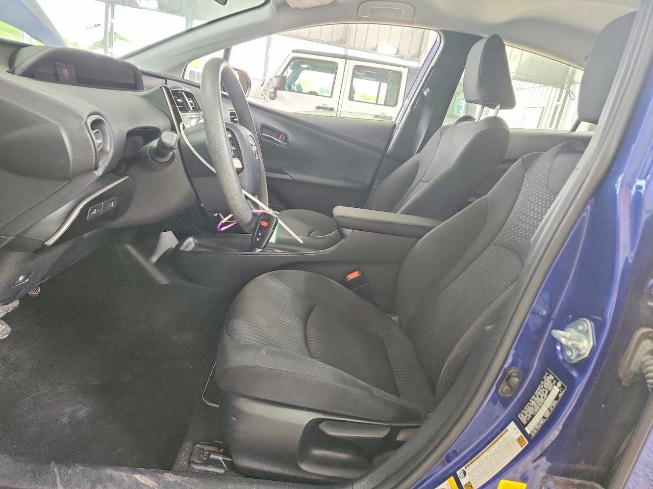 2016 Toyota Prius Two - Фото 7