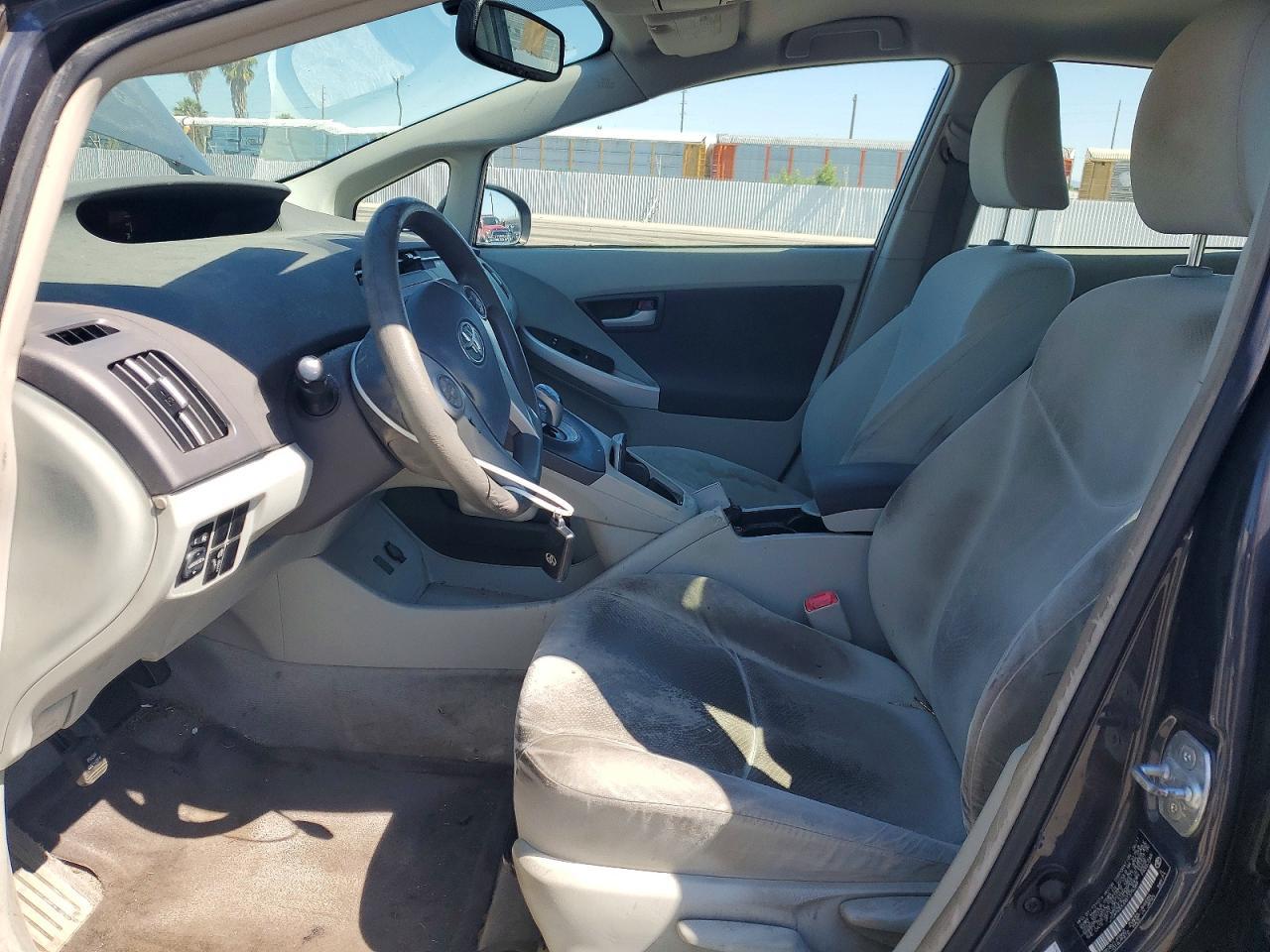 2011 Toyota Prius Two - Image 7