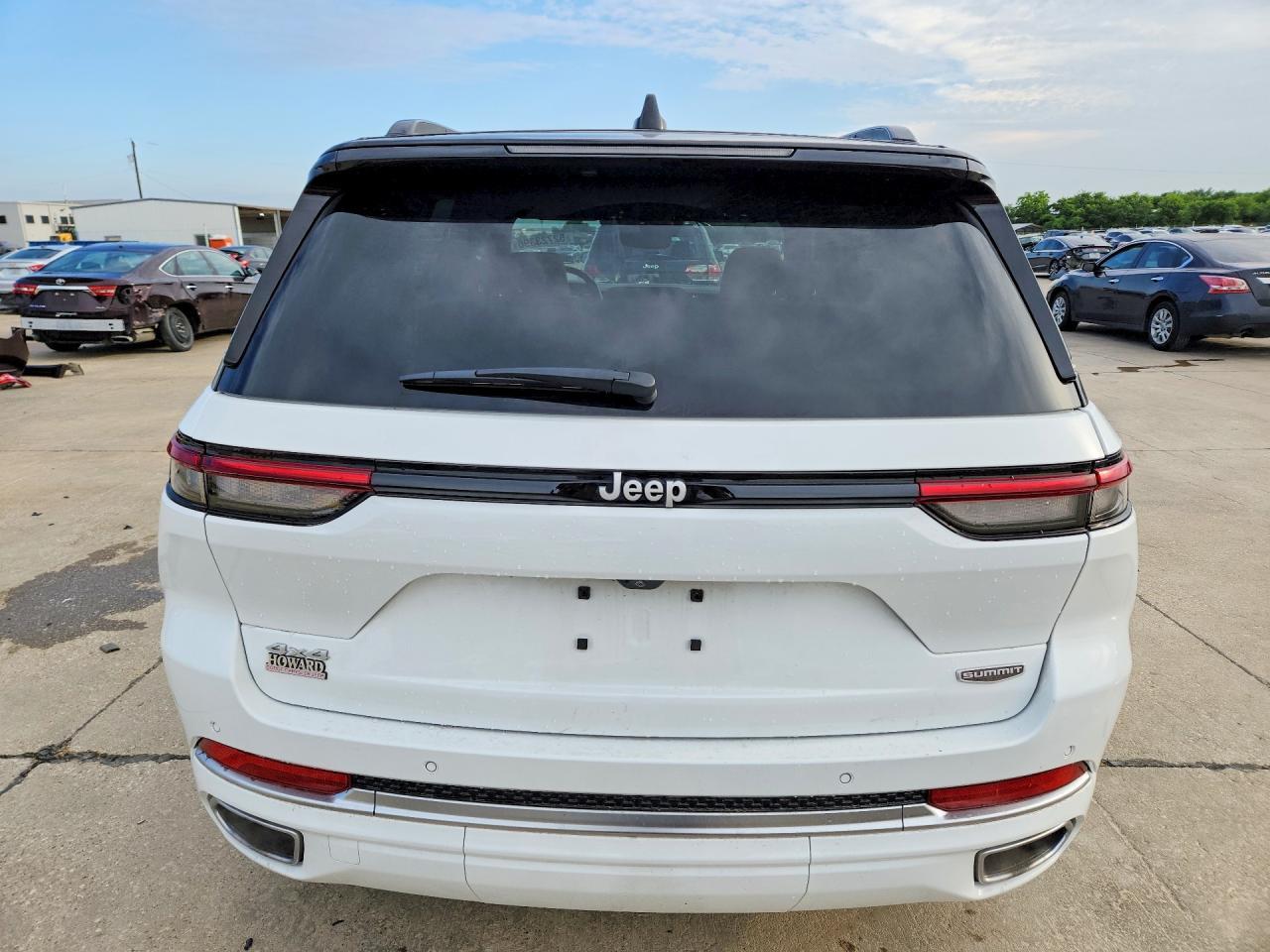 2025 Jeep Grand Cherokee Summit - Image 6