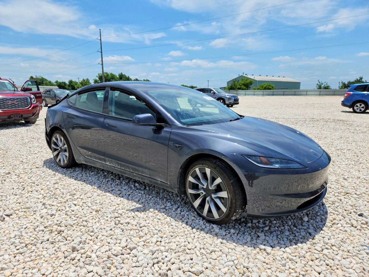 2025 Tesla Model 3 - Image 4