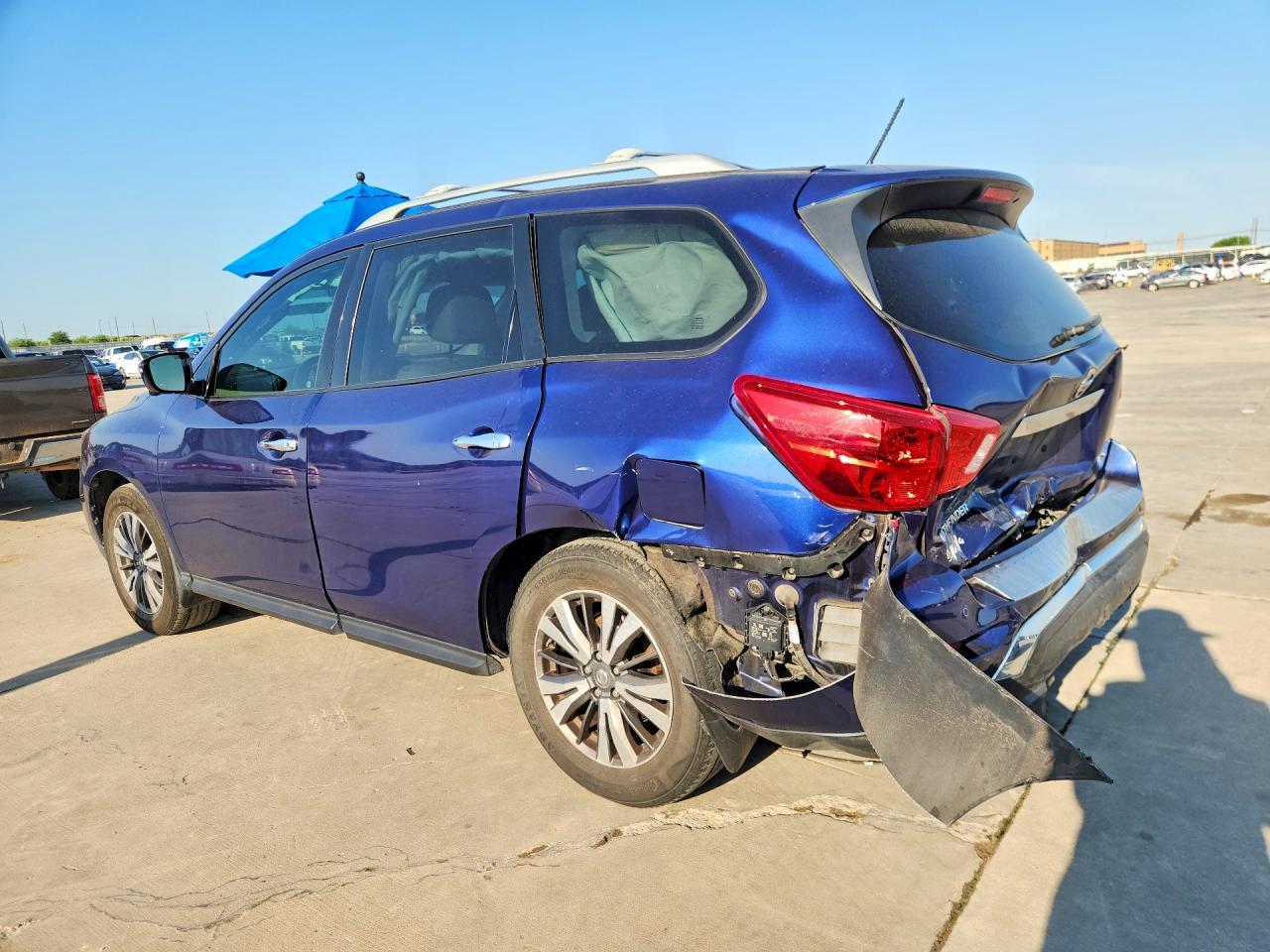 2017 Nissan Pathfinder Sl - Фото 2