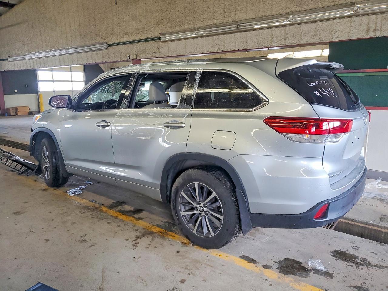 2017 Toyota Highlander Xle - Фото 2