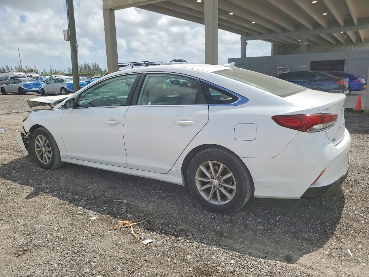 2018 Hyundai Sonata Se - Фото 2