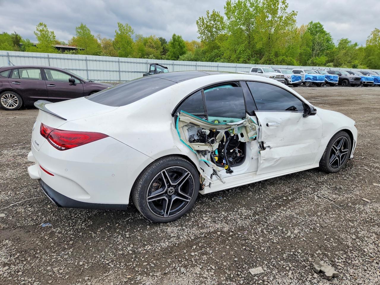 2022 Mercedes-Benz Cla 250 4Matic - Фото 3
