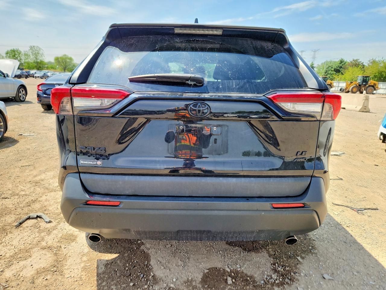 2021 Toyota Rav4 Le - Image 6