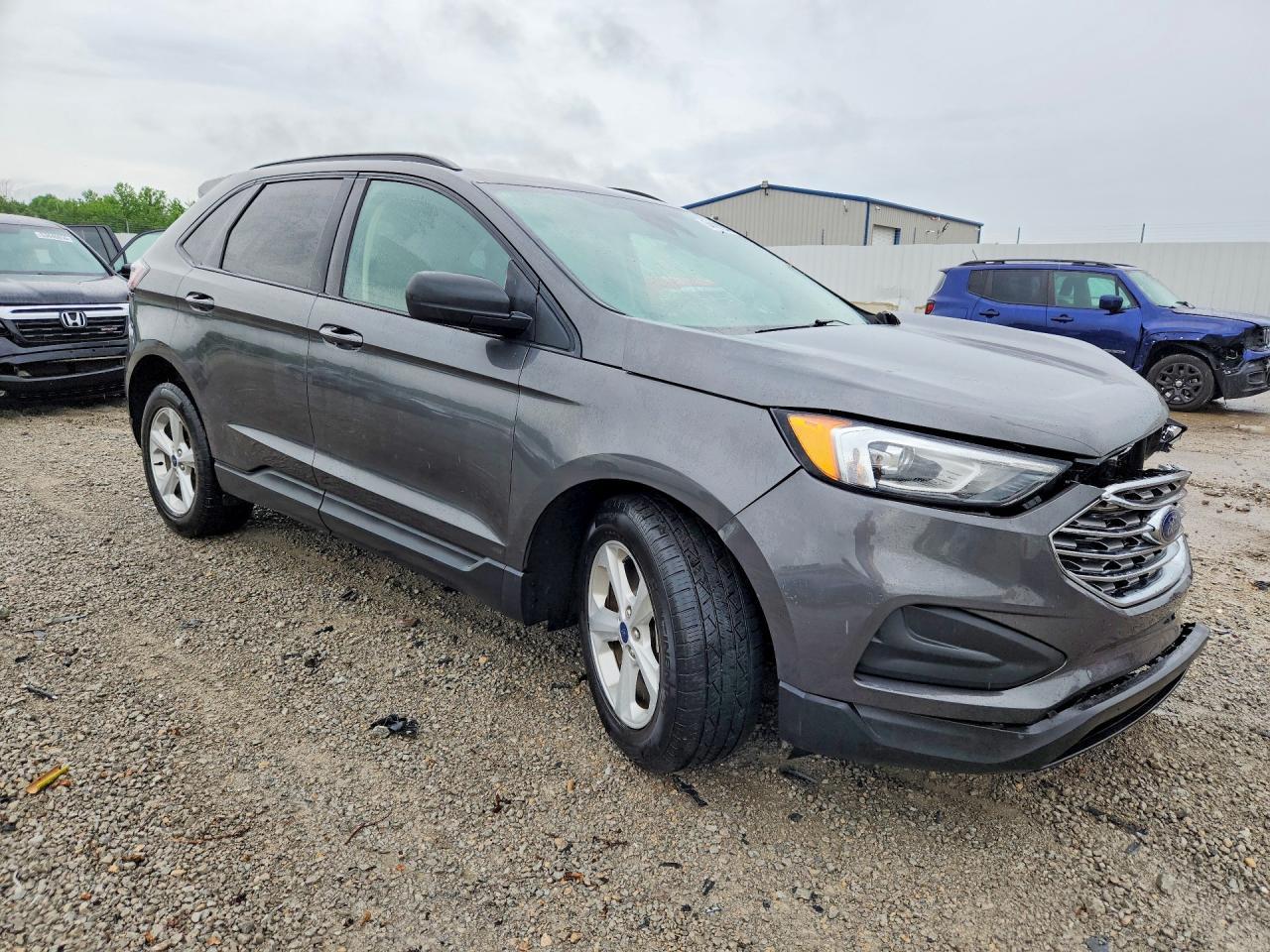 2020 Ford Edge Se - Фото 4