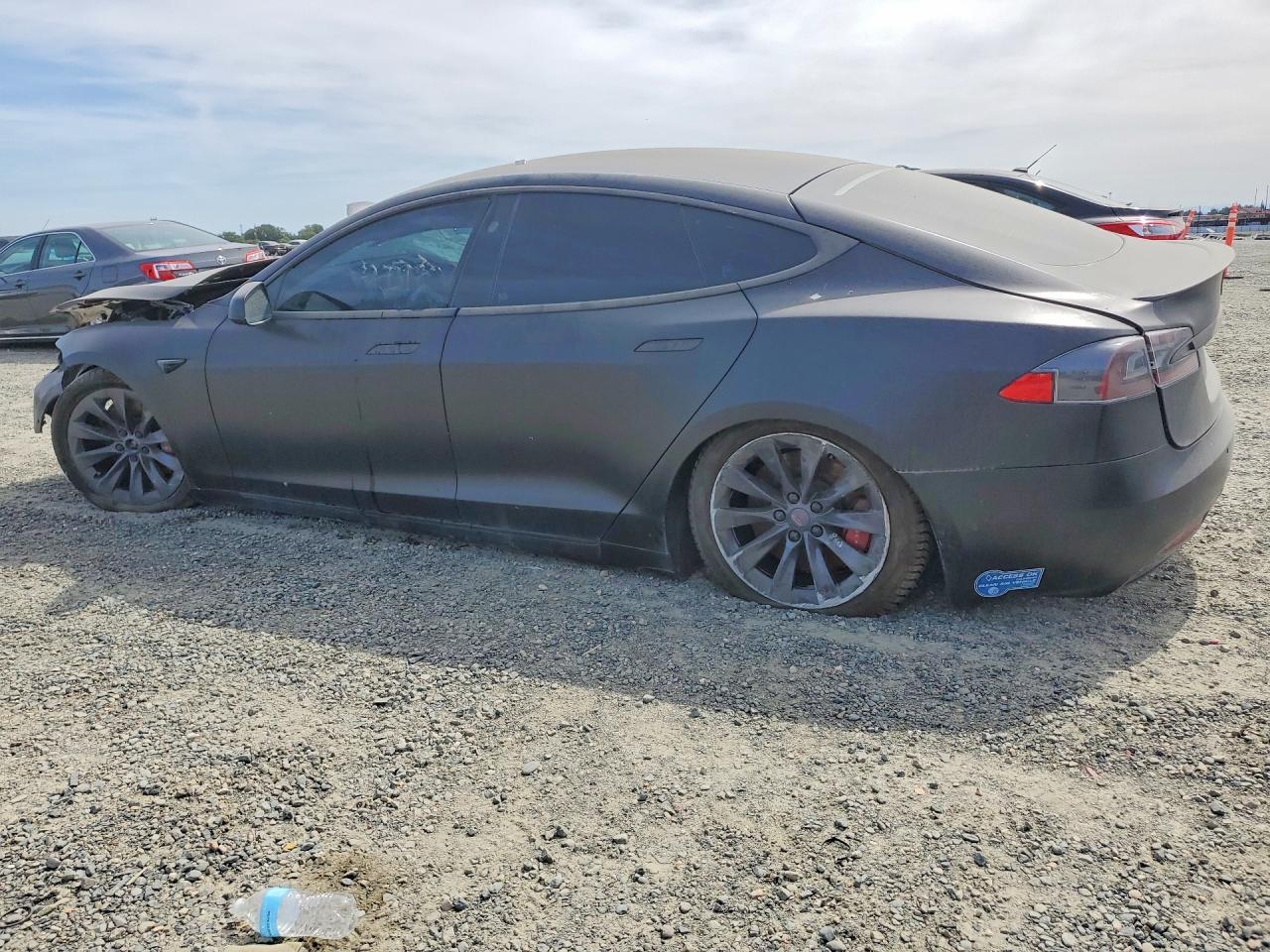 2020 Tesla Model S - Фото 2
