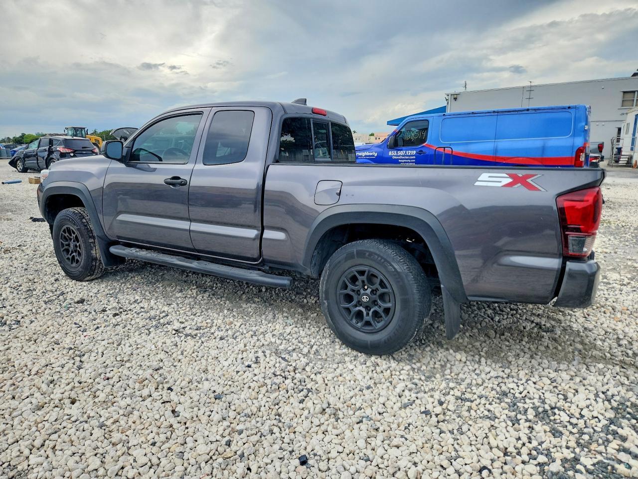 2022 Toyota Tacoma Sr V6 - Фото 2