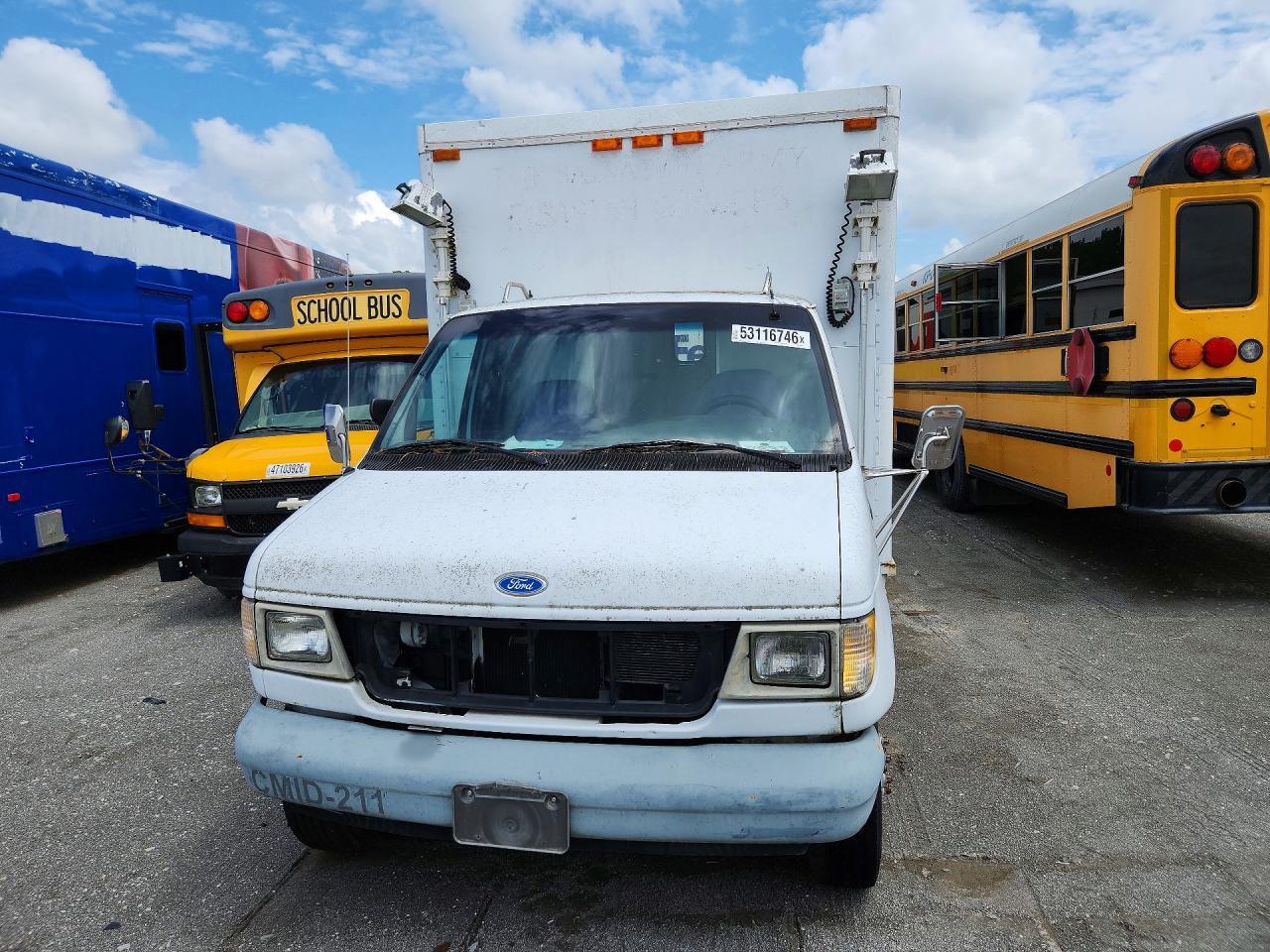 1995 Ford E350 Box Truck - Фото 5
