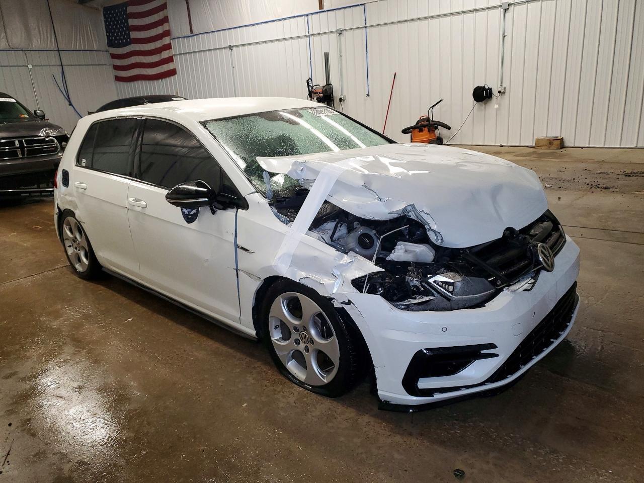 2019 Volkswagen Golf R - Image 4