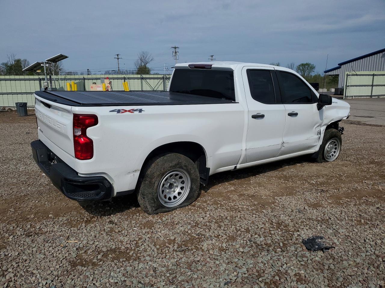2021 Chevrolet Silverado K1500 - Фото 3