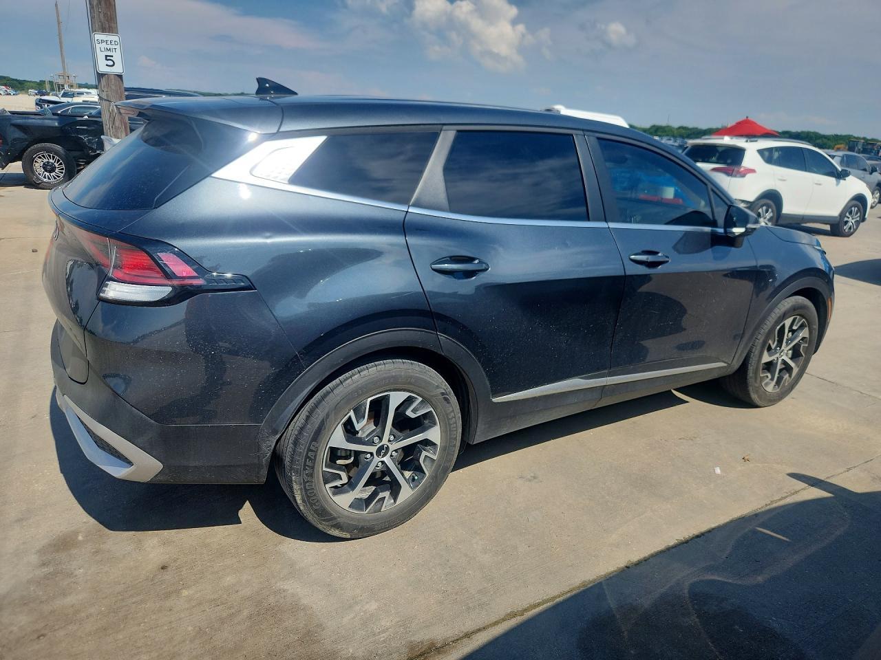 2024 Kia Sportage Ex - Image 3