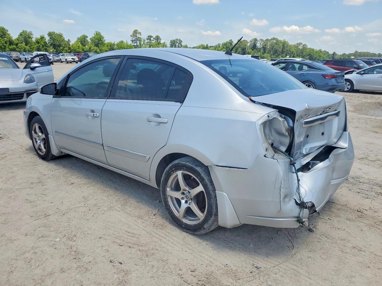2010 Nissan Sentra 2.0 - Фото 2