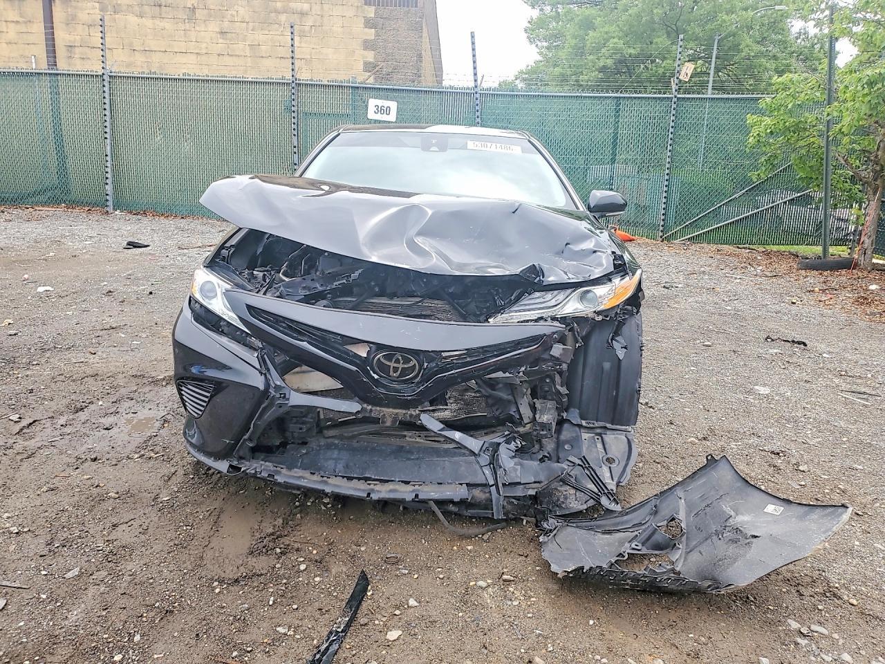 2020 Toyota Camry Xse - Фото 5