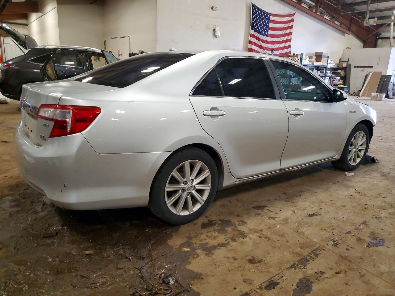 2012 Toyota Camry Hybrid Xle - Фото 3