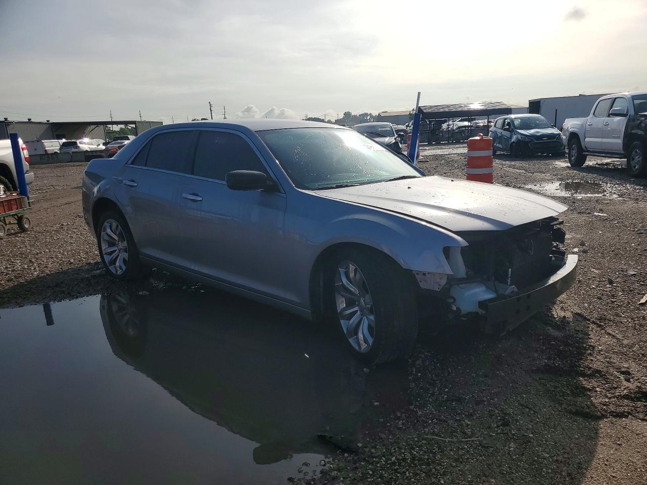 2018 Chrysler 300 Limited - Фото 4