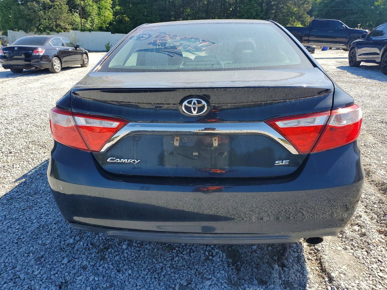 2017 Toyota Camry Se - Фото 6