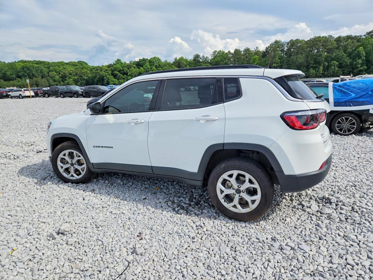 2025 Jeep Compass Latitude - Image 2