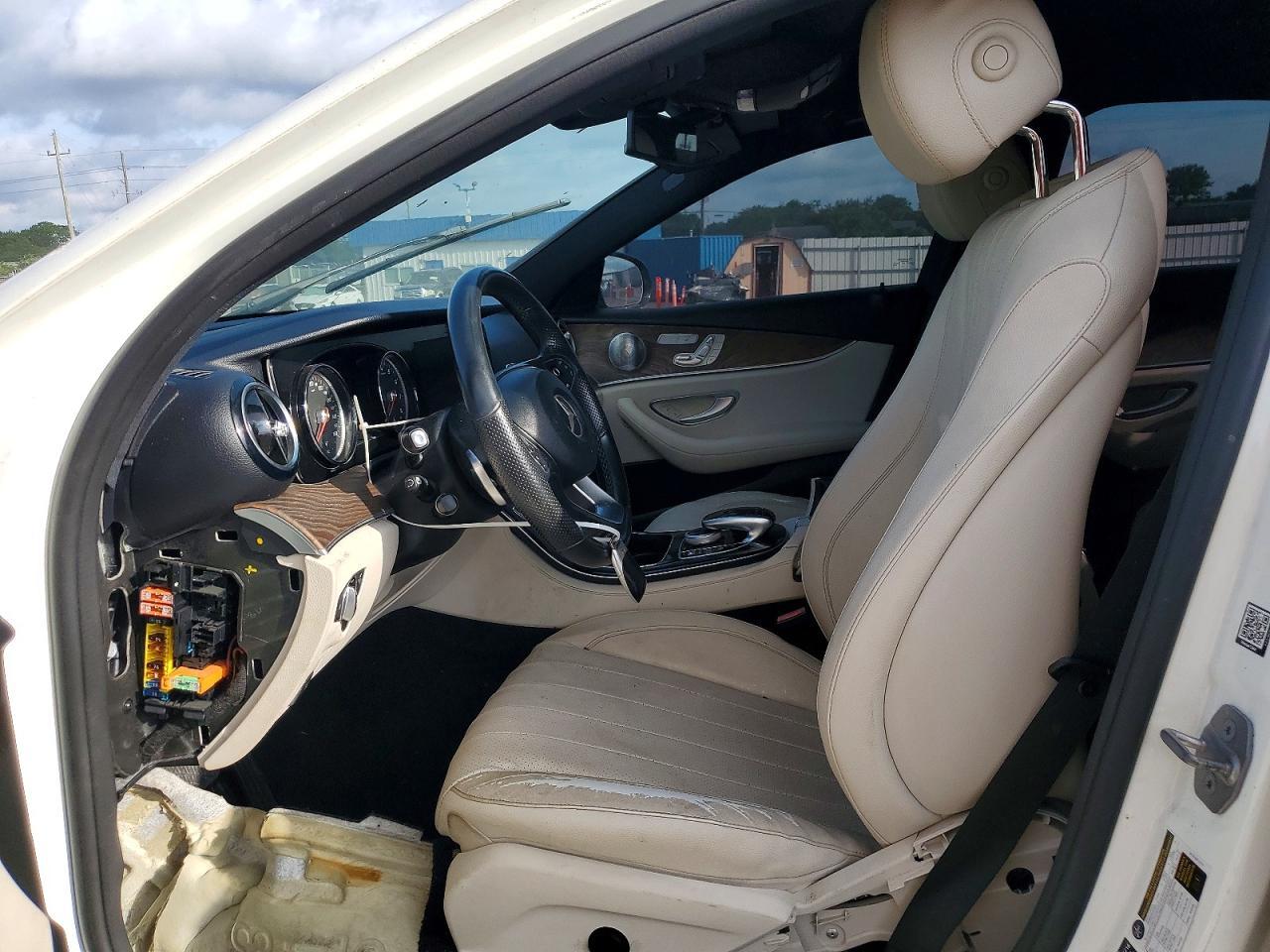 2017 Mercedes-Benz E 300 4Matic - Фото 7