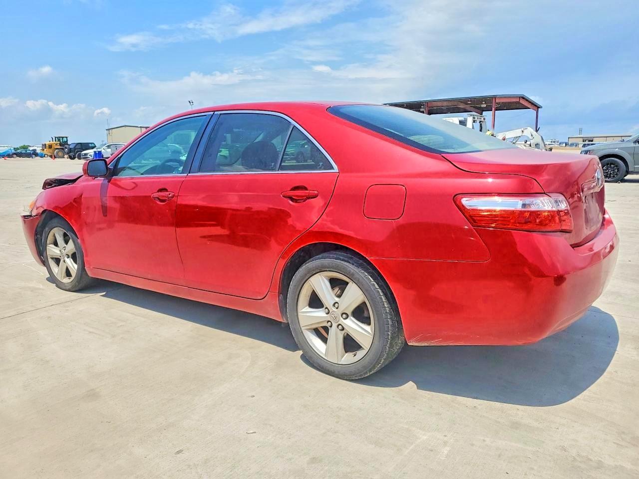 2007 Toyota Camry Le - Image 2