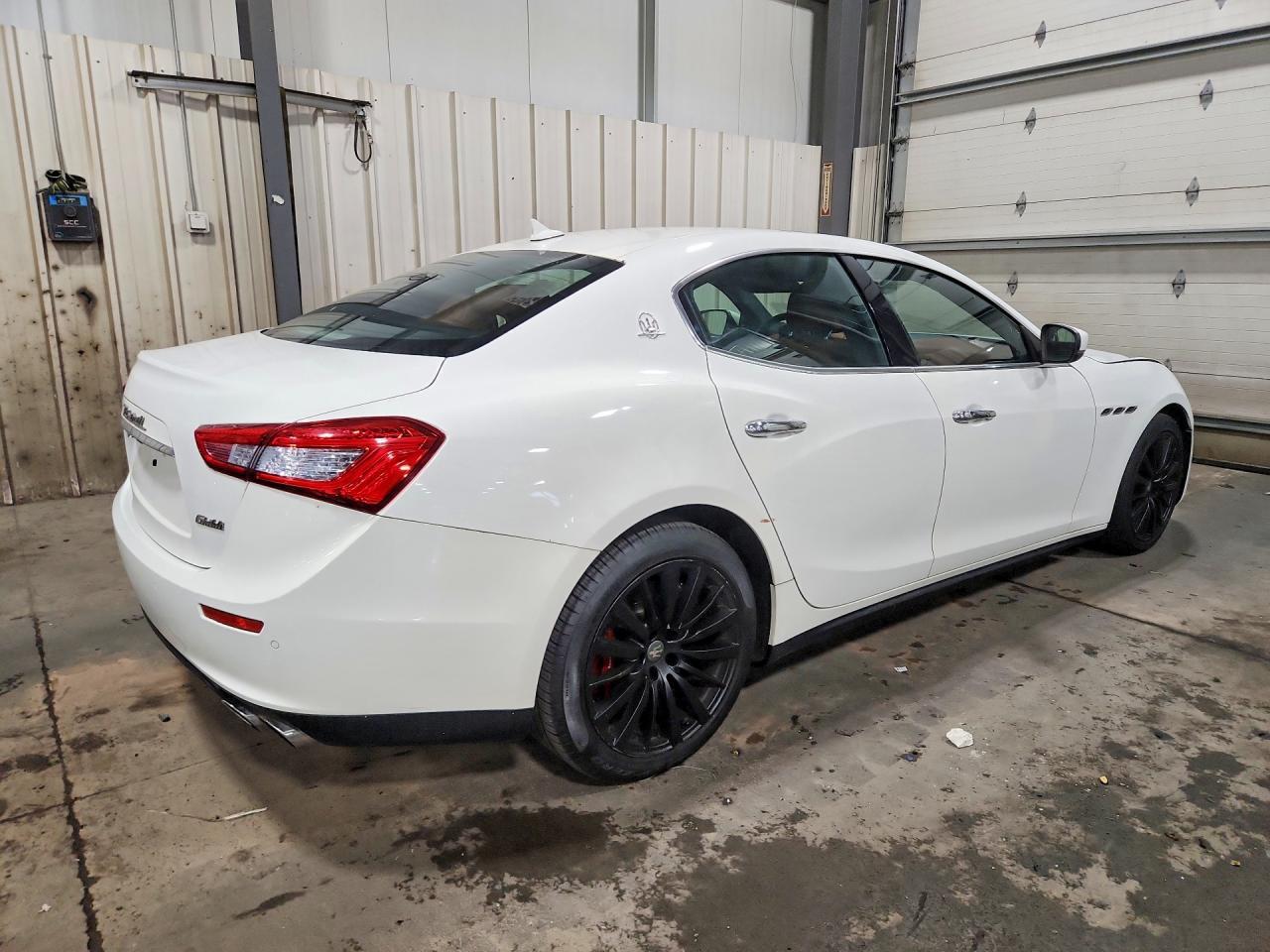 2017 Maserati Ghibli S - Image 3