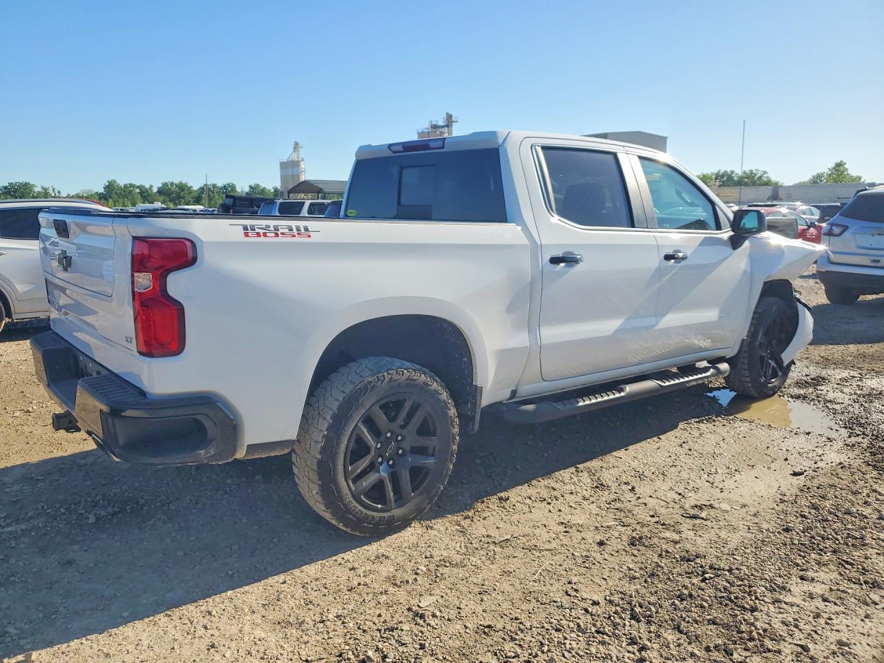 2021 Chevrolet Silverado K1500 Lt Trail Boss - Image 3