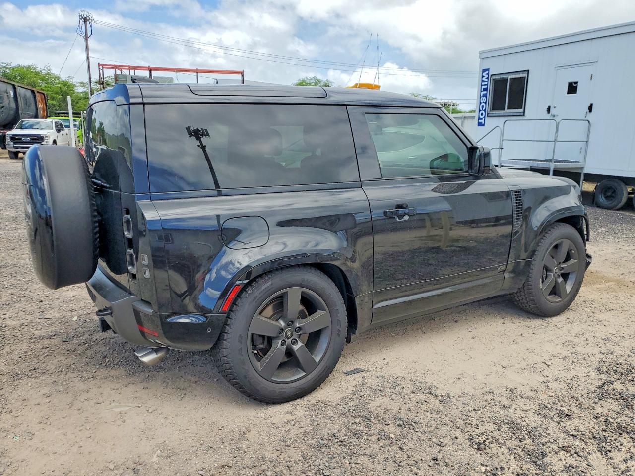 2024 Land Rover Defender 90 - Image 3