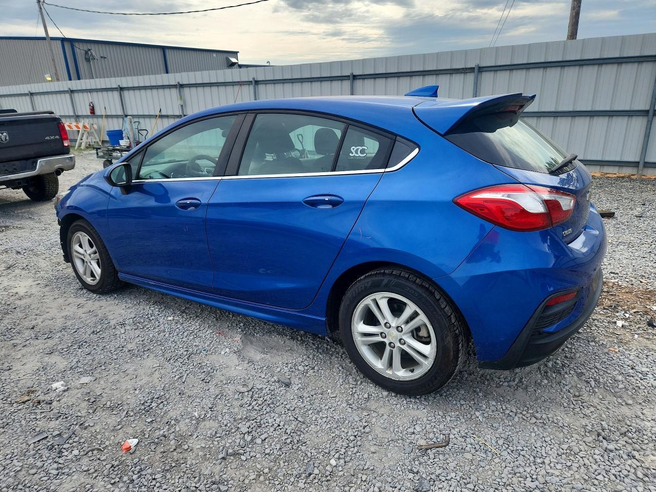 2018 Chevrolet Cruze Lt - Image 2