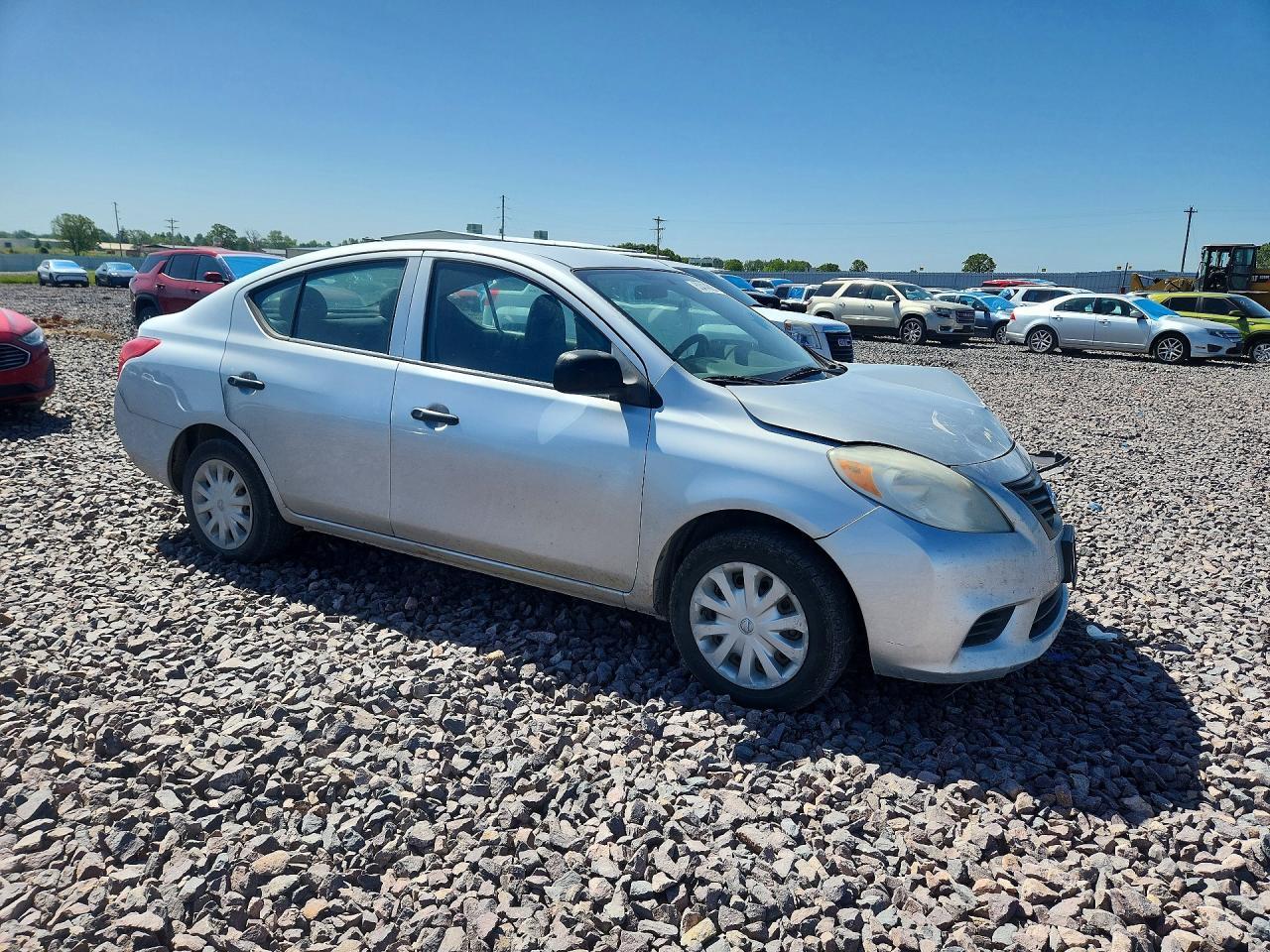 2012 Nissan Versa 1.6 S - Image 4