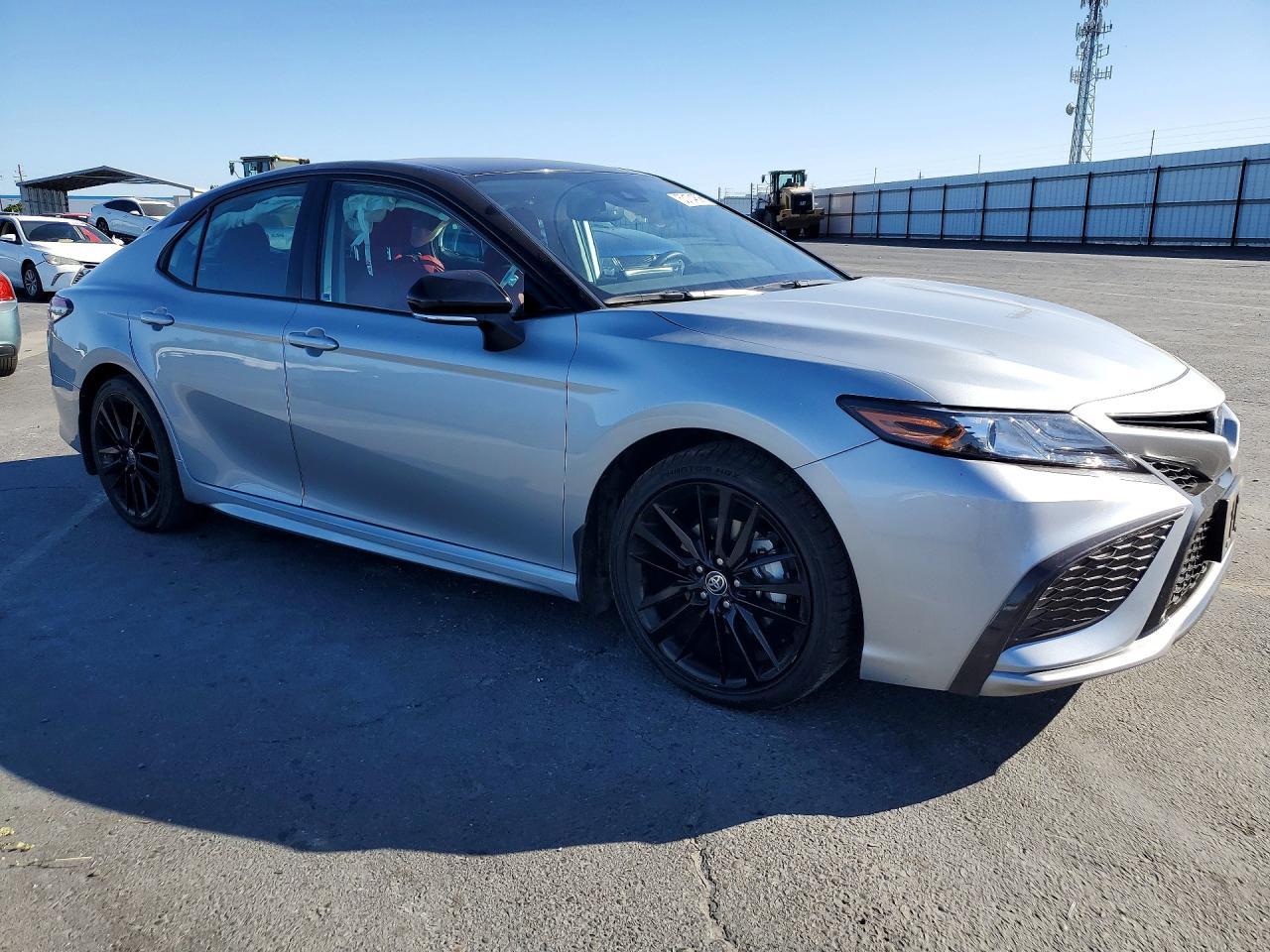 2022 Toyota Camry Xse - Фото 4