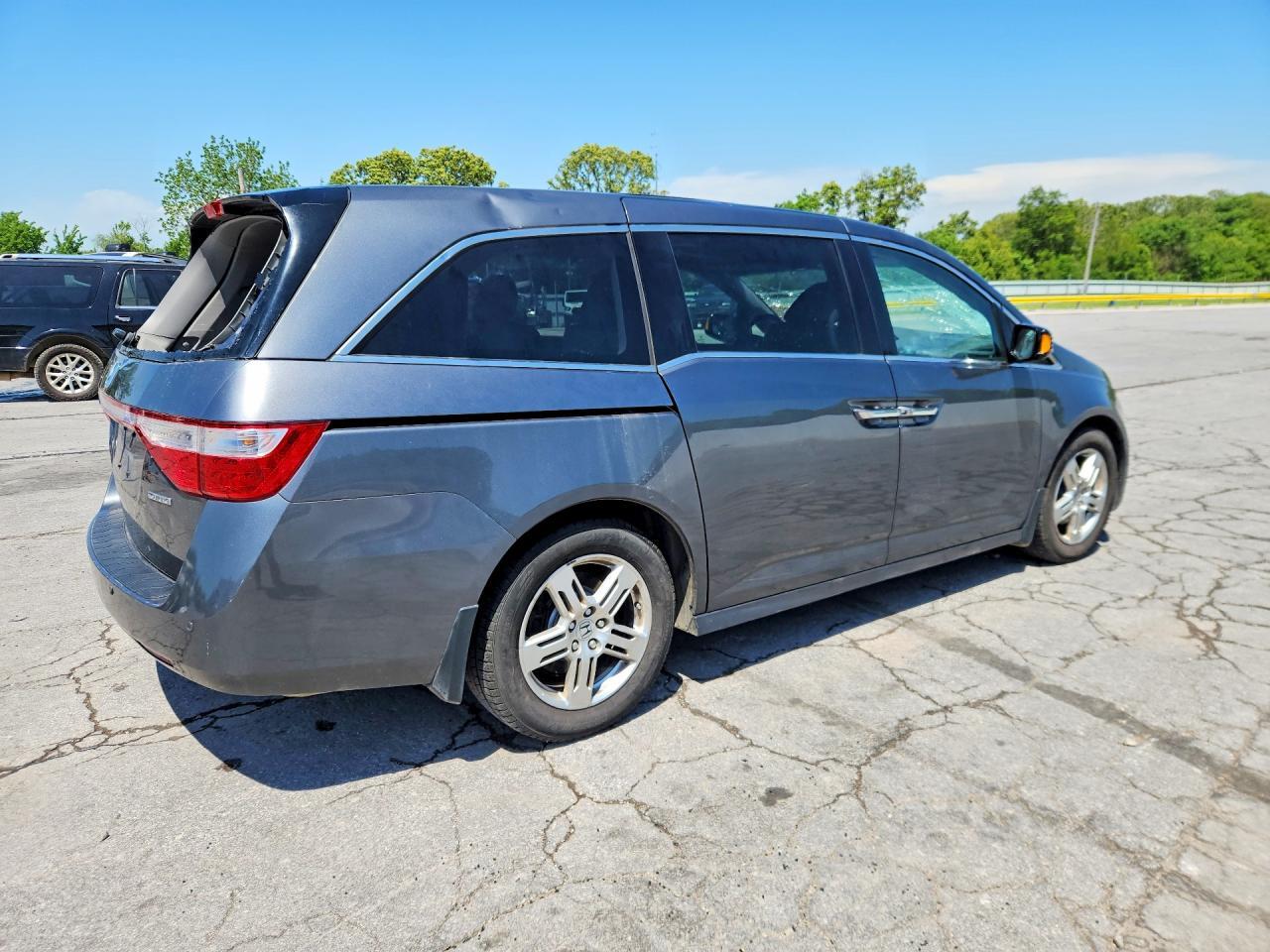 2012 Honda Odyssey Touring - Фото 3