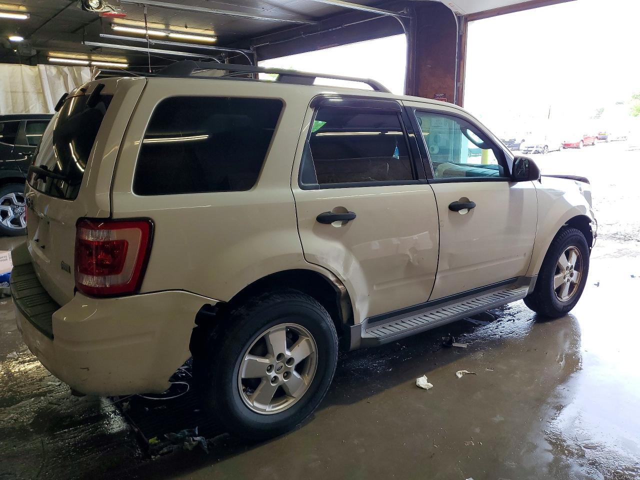 2010 Ford Escape Xlt - Image 3