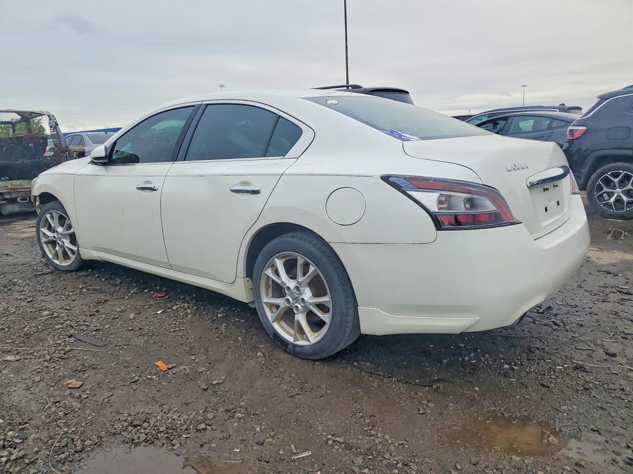 2013 Nissan Maxima S - Image 2