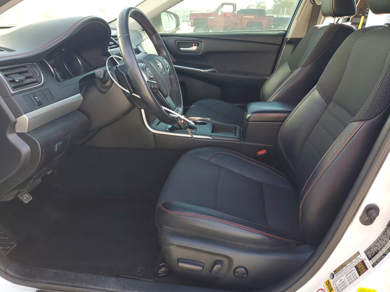 2016 Toyota Camry Se - Фото 7