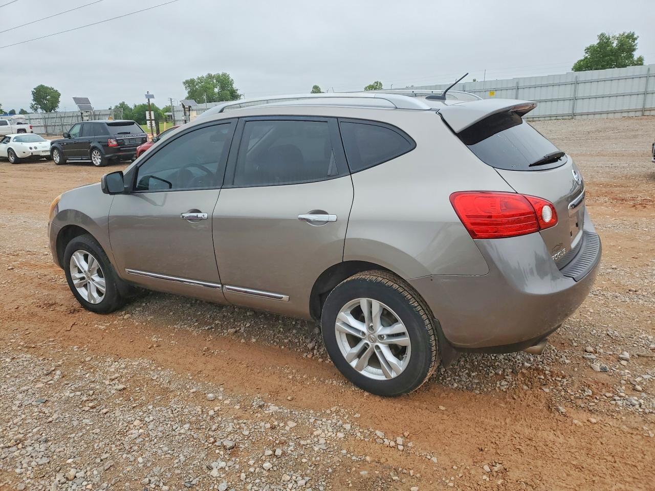2013 Nissan Rogue S - Image 2