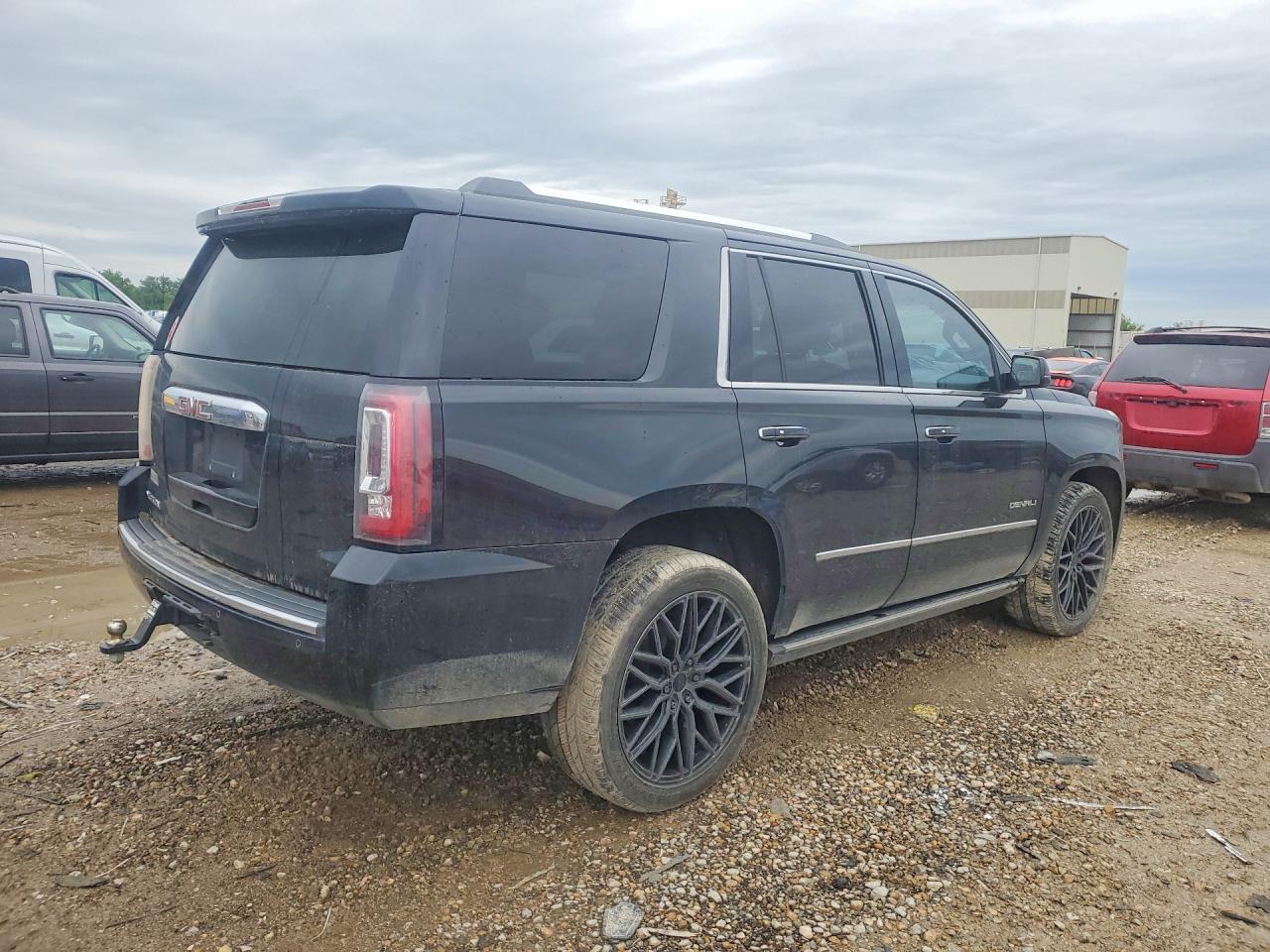 2015 GMC Yukon Denali - Фото 3