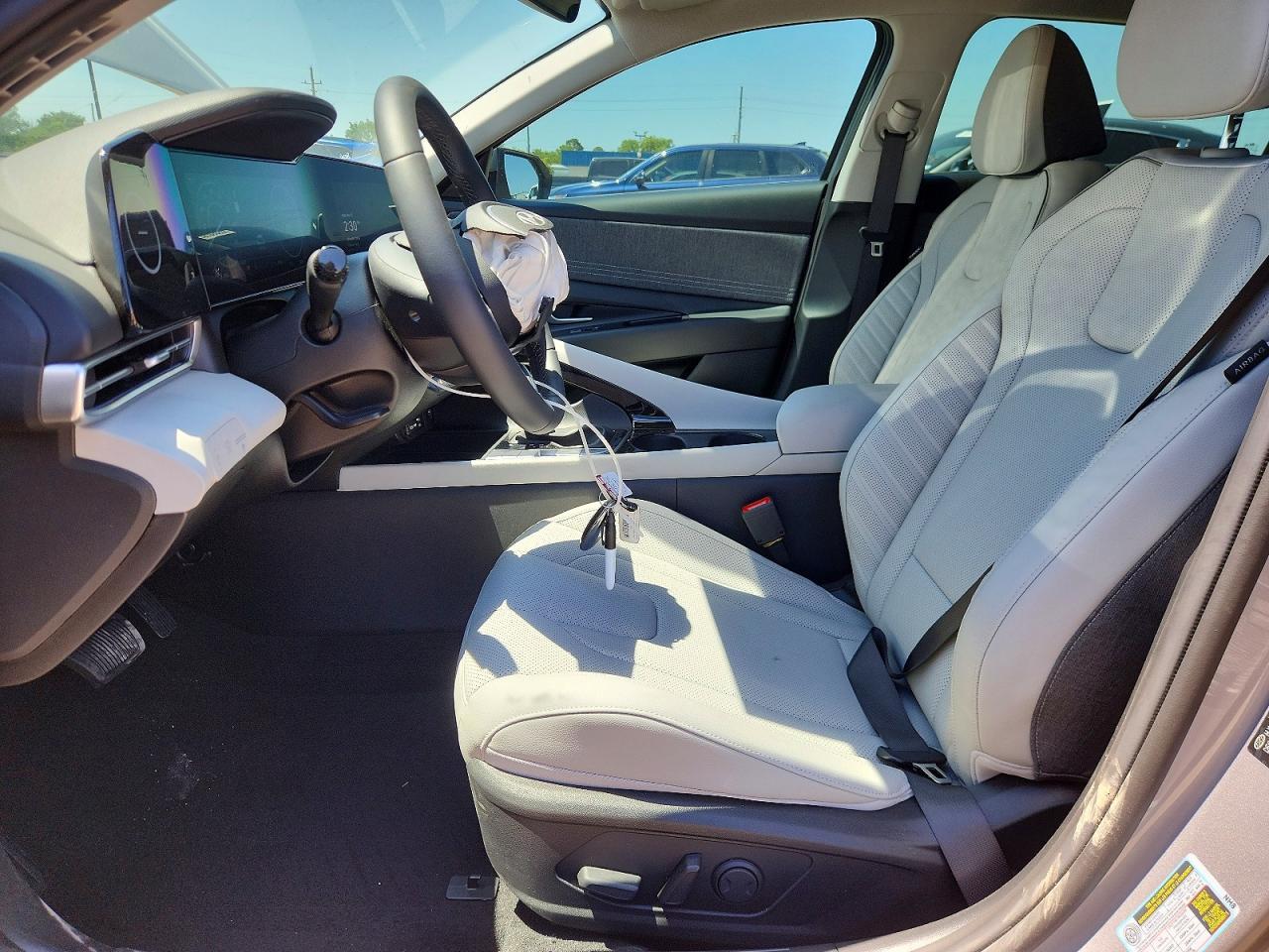 2026 Hyundai Elantra Limited - Image 7