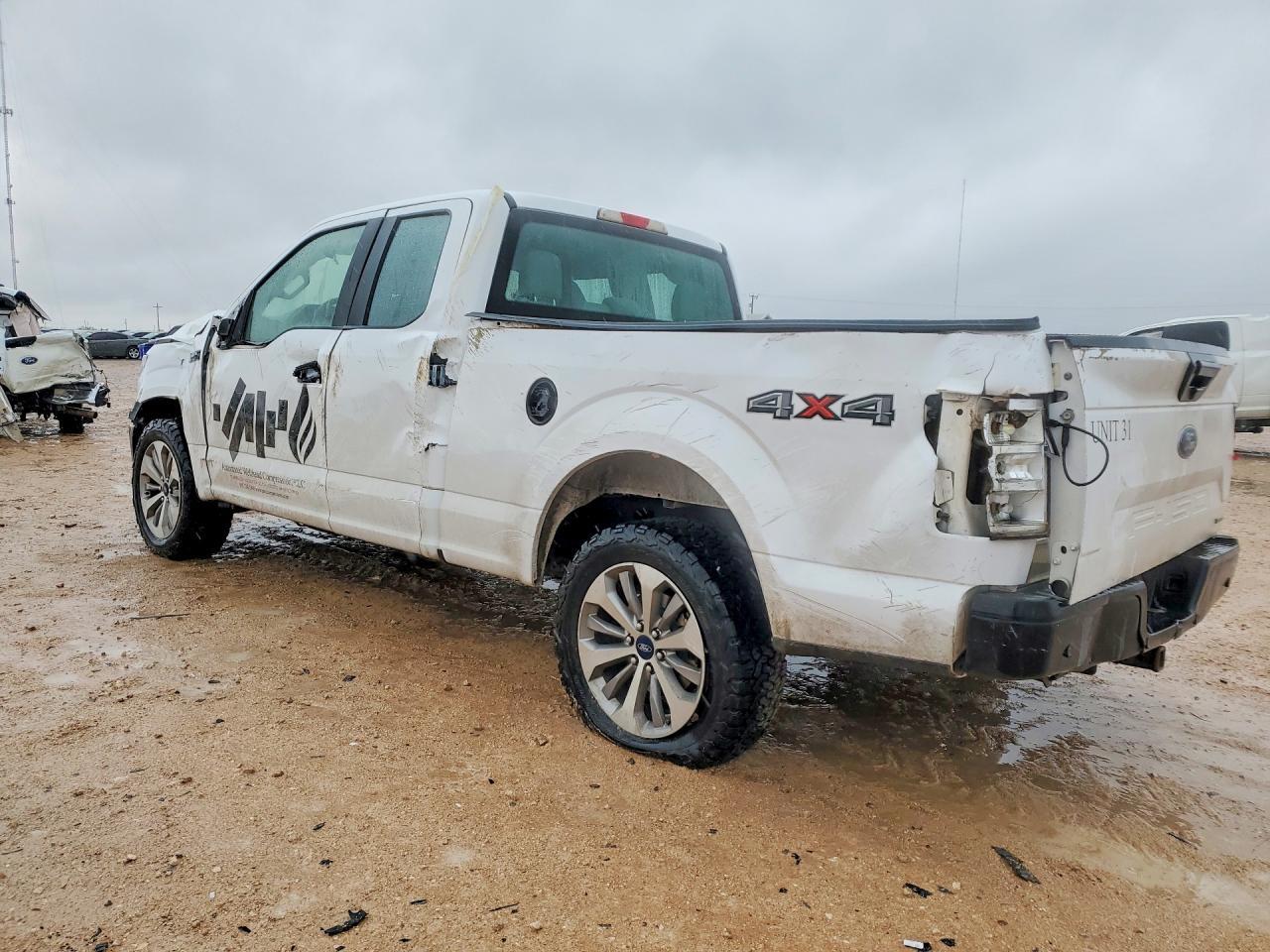 2020 Ford F150 Super Cab - Фото 2