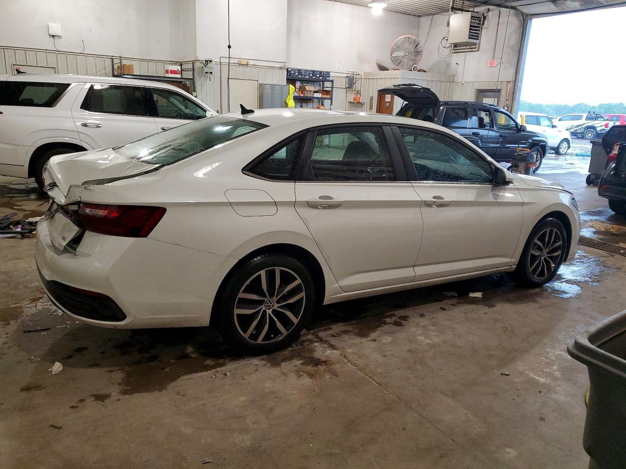 2025 Volkswagen Jetta Se - Image 3